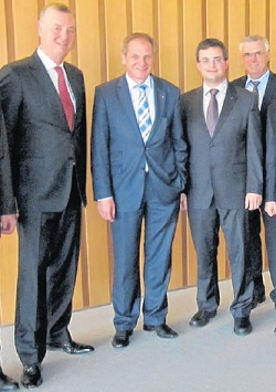 OB Mikulicz, Innenminister Gall, stellv. SPD-Fraktionsvors. Schönig, Dezernatsleiter Baumann (Bild: FN)